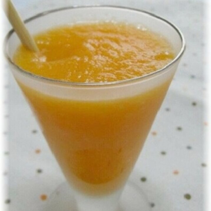 りんごとにんじん＋オレンジのミックスジュース